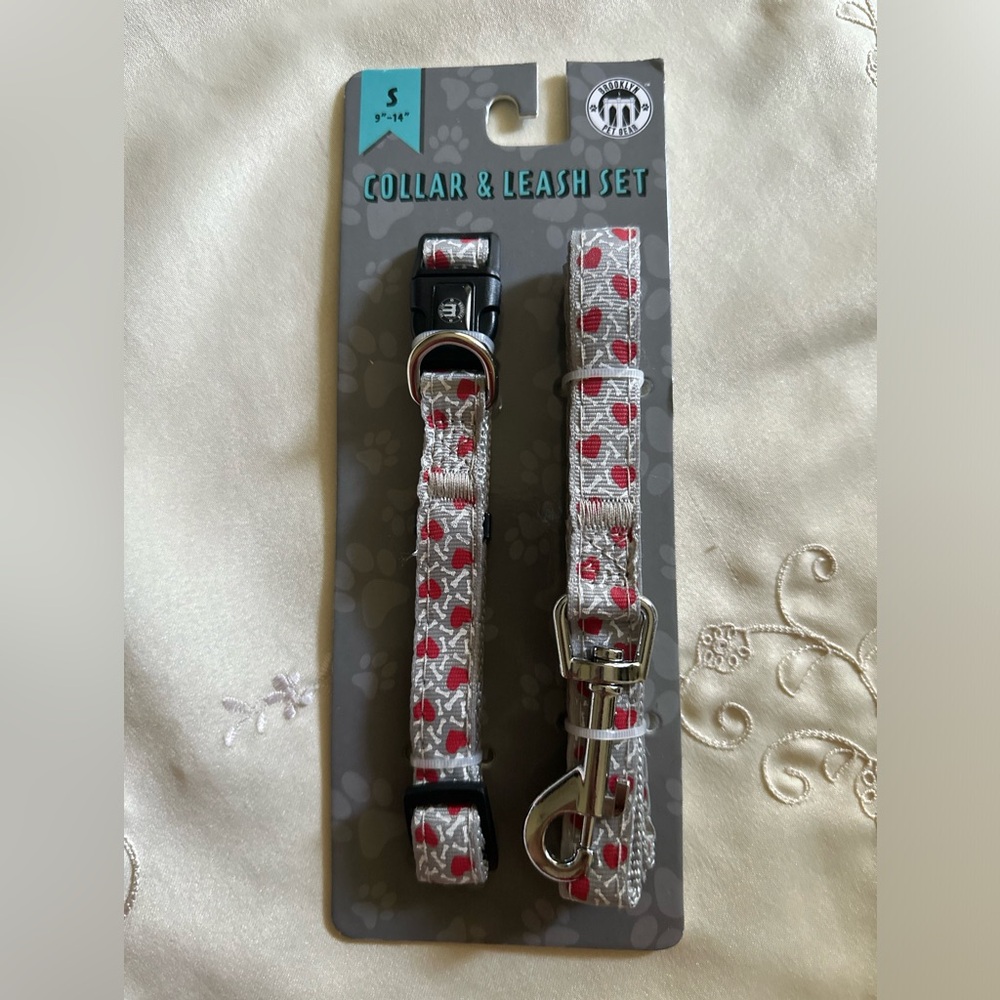 Brooklyn Adjustable Pet Collar & Leash set, Hearts, S, 9-14 “ collar, Leash 4ft